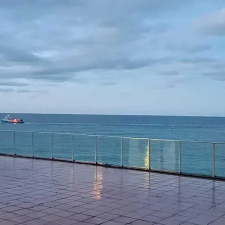 Hotel The Marine