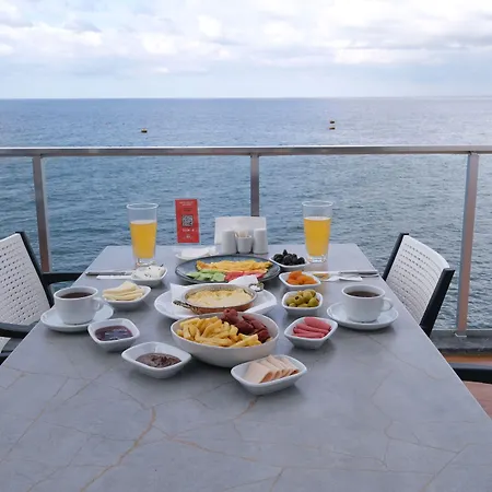Hotel The Marine 3*