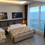 호텔 The Marine 트라존