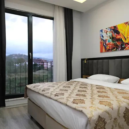 Hotel The Marine