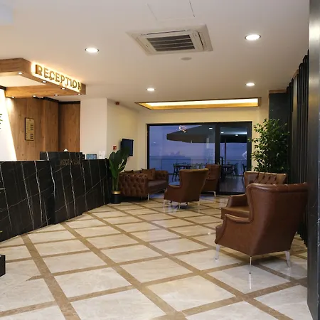 Hotel The Marine